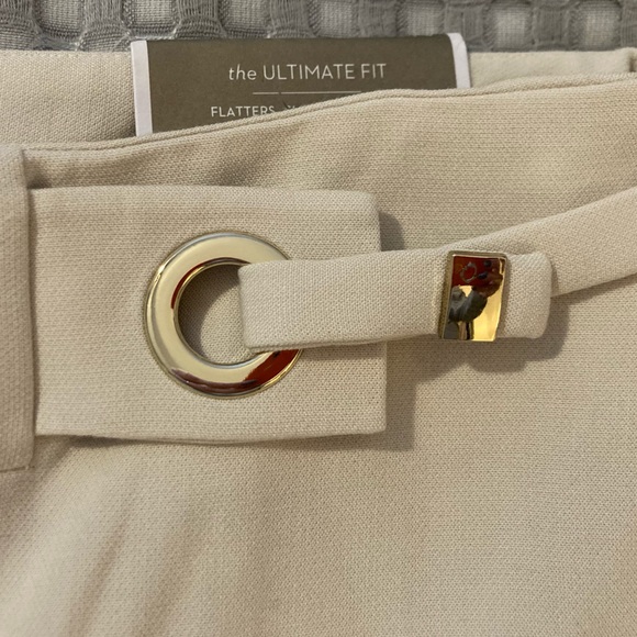 Chico’s ultimate fit cropped pants size 2 (women’s large in standard size) - Picture 4 of 6